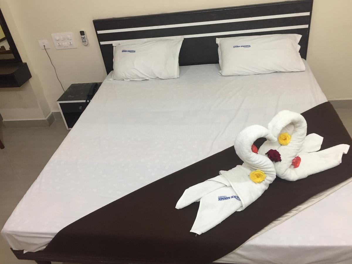Hotel Nithin Krishna Tirupati Eksteriør billede